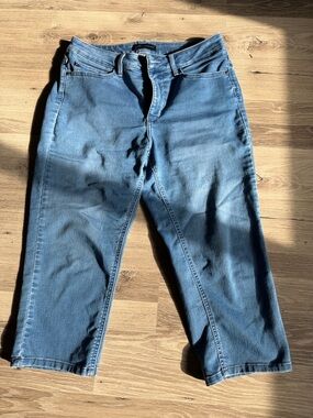 Lee Platinum Label Light Blue Denim Jean Capris Size 14